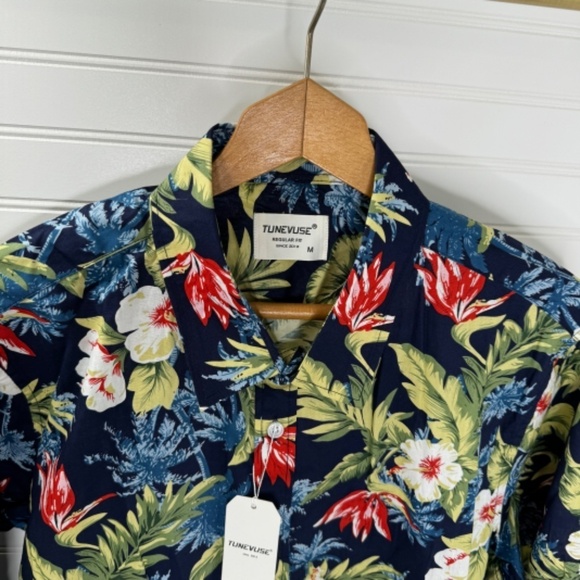 NWT Tunevuse Long Sleeve Button Front Hawaiian Shirt Regular Fit Medium - Picture 4 of 7